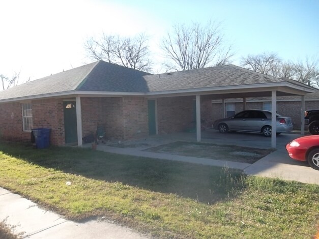 Foto del edificio - 502-606 N Sewell Dr