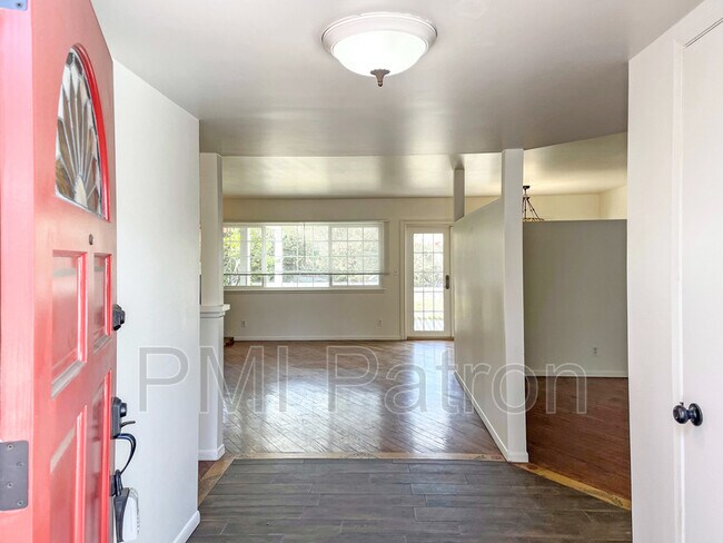 Foto del edificio - 17917 Nearbank Dr