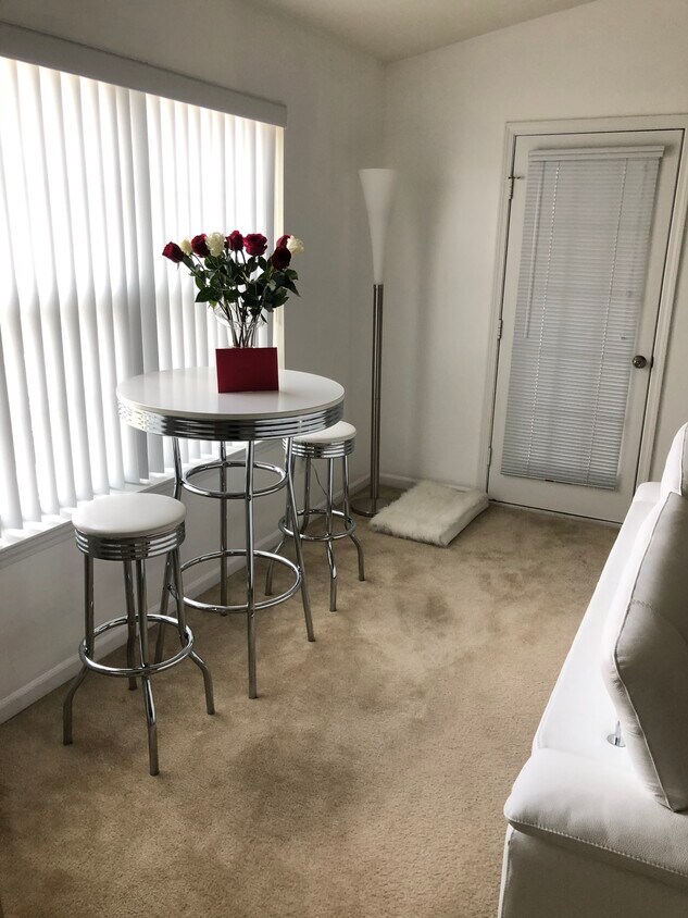 Foto principal - 27048 Carrington Pl