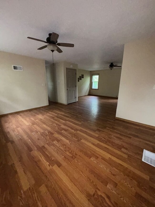 Foto del edificio - 3 Bedroom single family home coming soon!