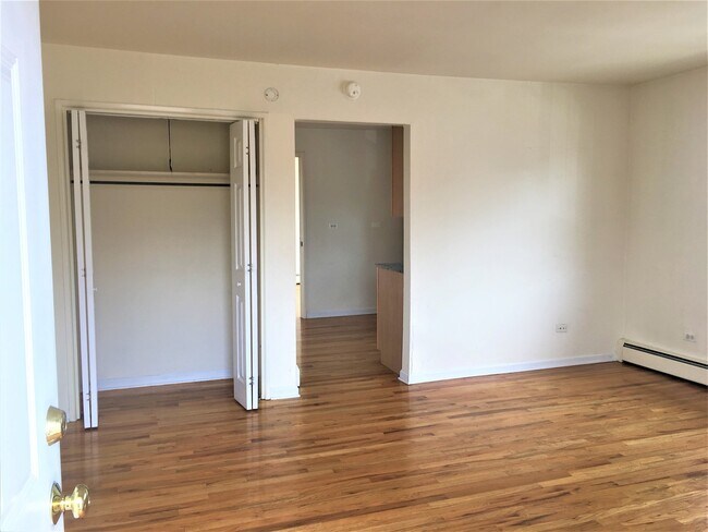 Foto del edificio - 2516 W Foster Ave