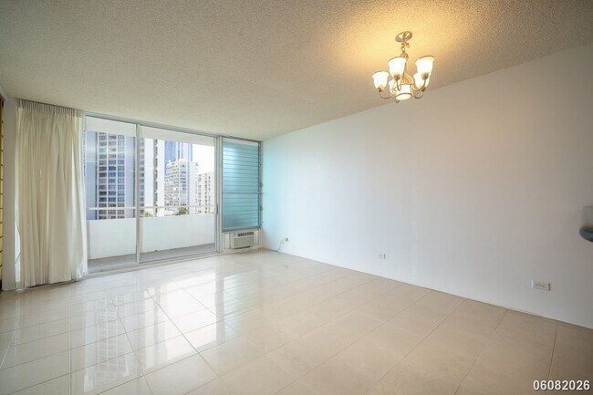 Building Photo - PRIME ALA MOANA/WAIKIKI LOCATION: 2BR/1.5BA Condo with Parking & In-Unit Washer/Dryer!