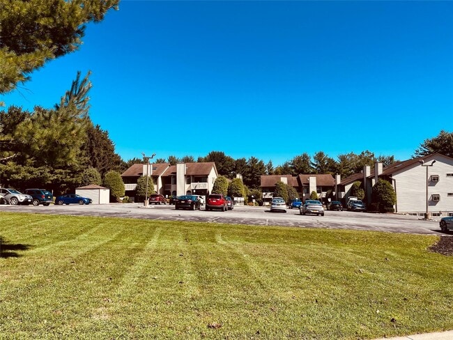 Building Photo - 301 Pine Hollow Way