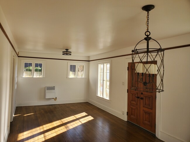 Building Photo - 2666 Cimarron St