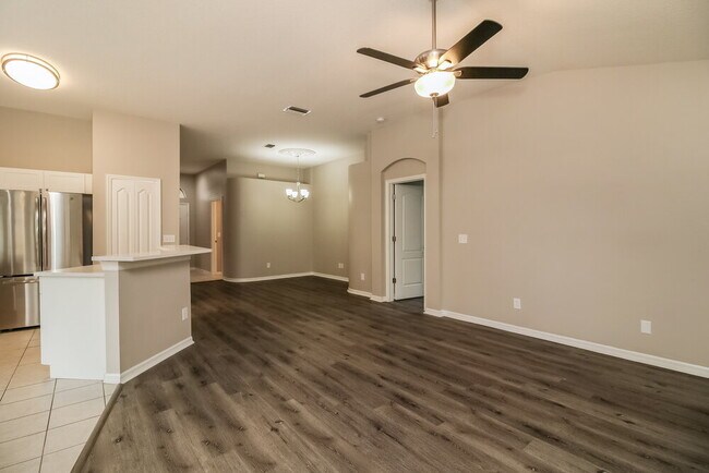 Foto del edificio - 1465 Lake Shore Ranch Dr