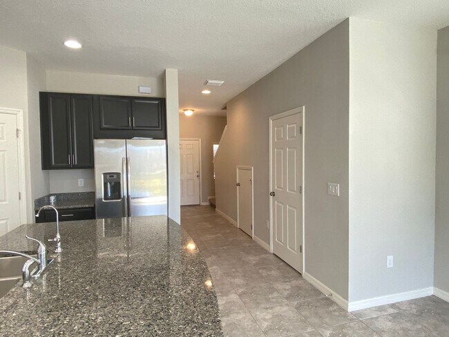 Building Photo - 7055 Grand Elm Dr Riverview, FL 33579