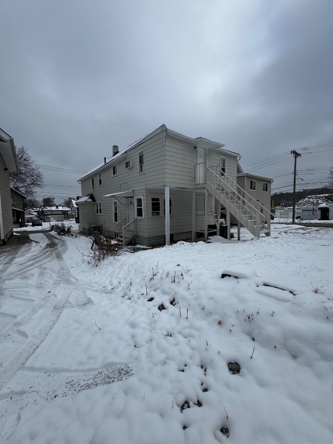 Building Photo - 442 E Thornton St