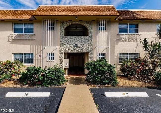 Building Photo - 4923 Vincennes Ct