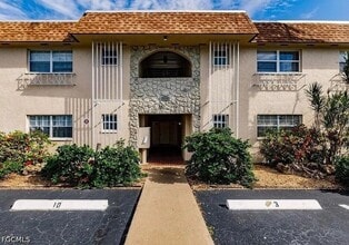 Building Photo - 4923 Vincennes Ct