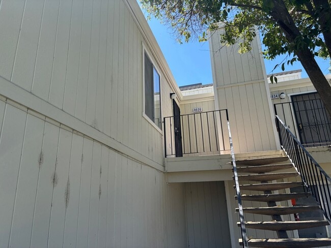 Building Photo - Two Bedroom, Two Bathroom Second Floor Apa...