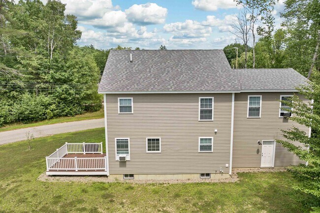 Foto del edificio - 8 Ashuelot Dr