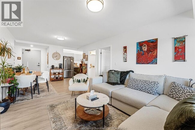 Photo du bâtiment - 3370 Stella Crescent