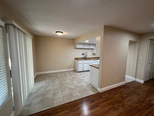 Foto del edificio - 3701 Colonial Dr