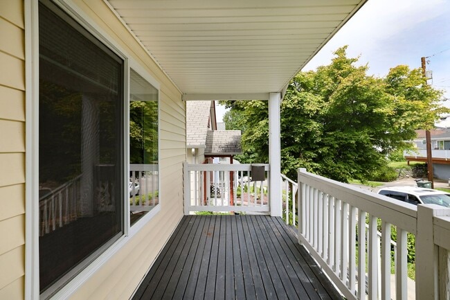 Building Photo - Adorable Everett Home for Lease- $750 off ...