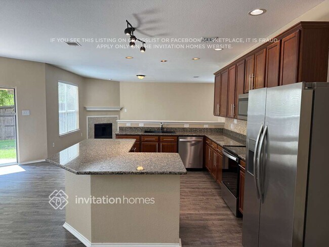 Building Photo - 8441 Shallow Creek Dr