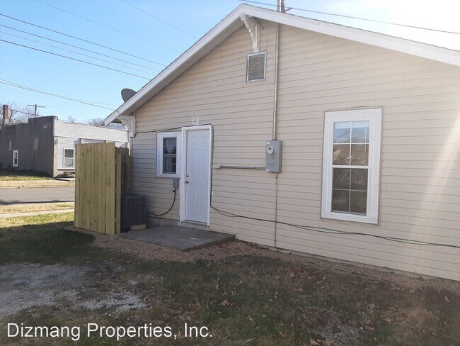 Building Photo - 2 br, 1 bath House - 937 E. Turner St.