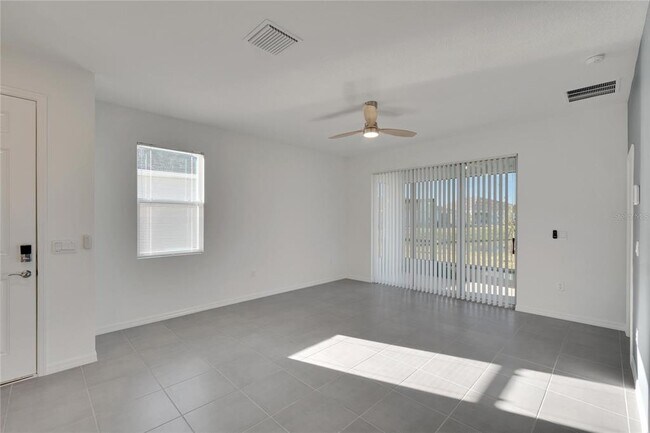 Foto del edificio - 3329 SHADY SUNRISE Lp