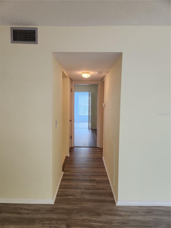 Foto del edificio - 2457 Ecuadorian Way