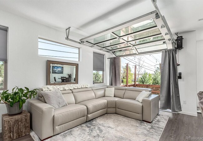 Foto del edificio - 6396 Nelson Ct
