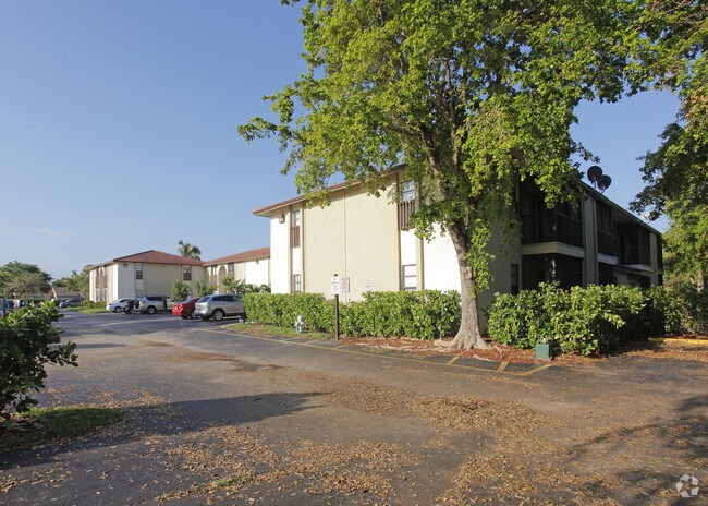 Cypress Trace Condo Apartments - Coral Springs, FL  