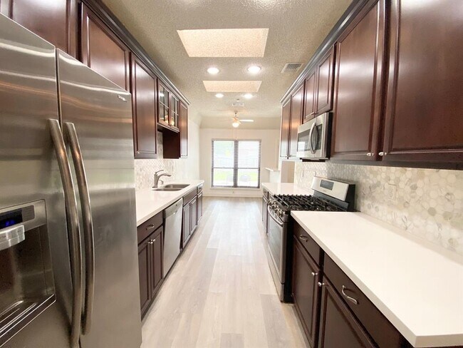 Building Photo - 13507 Pasa Robles Ln