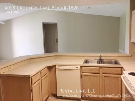 Foto del edificio - 4029 Crockers Lake Blvd