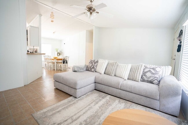 Building Photo - 20511 N Sabine Dr