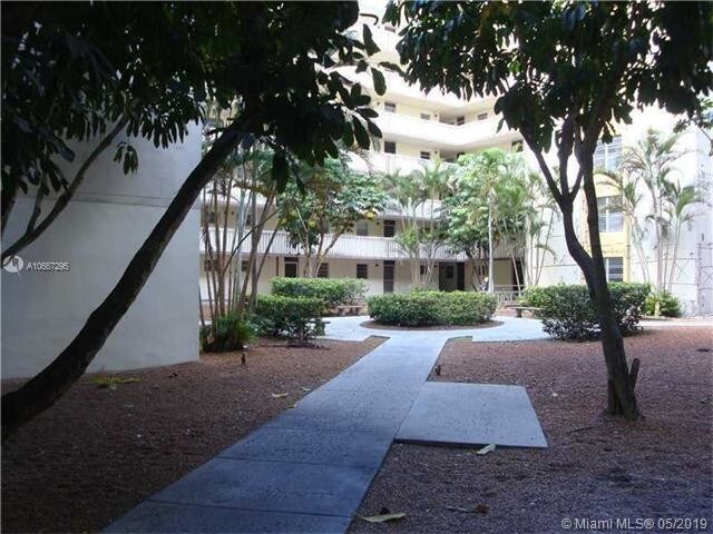 Building Photo - 15600 NW 7th Ave