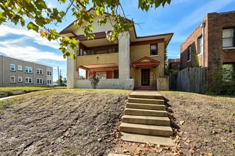 Building Photo - 2417 N Robinson Ave
