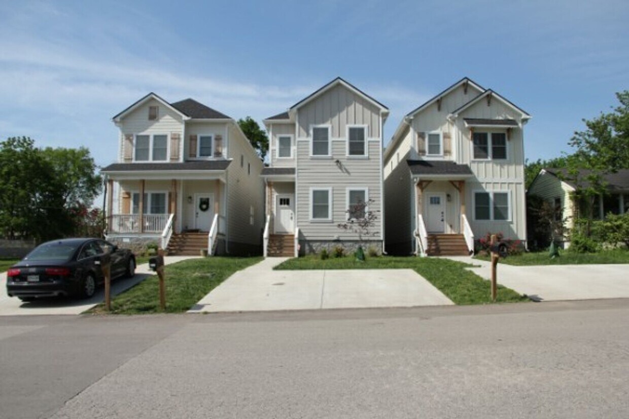 Foto principal - 4 Bedroom 2.5 Bathroom Home