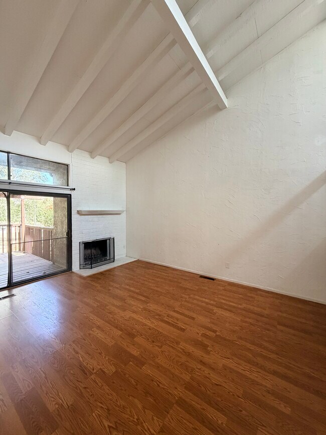 Foto del edificio - 15834 Davis Cup Ln
