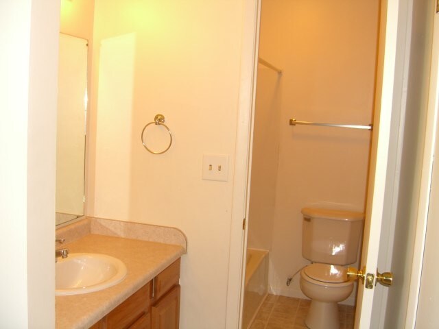 Foto del edificio - 601 E Main St