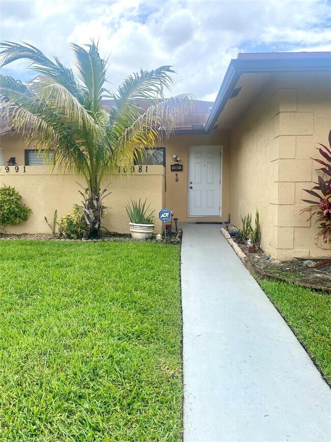 Building Photo - 10981 NW 29th Manor