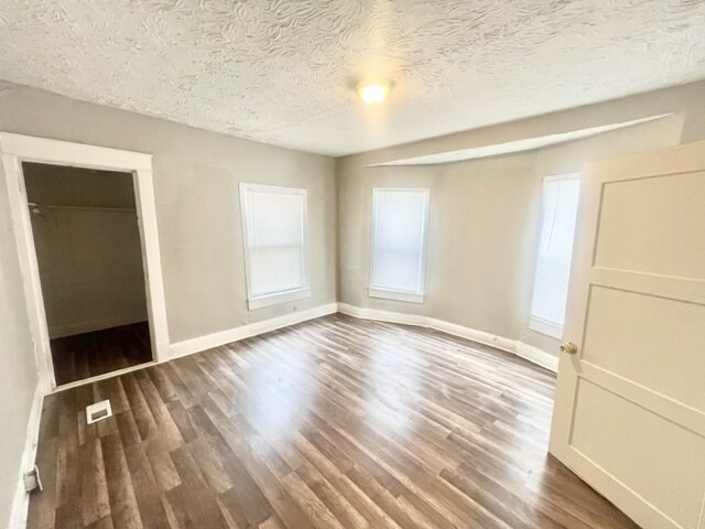 Building Photo - 2519 Montgall Ave