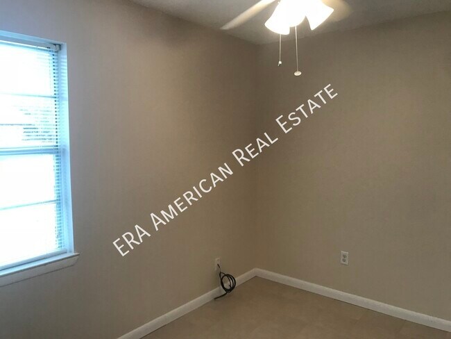 Building Photo - Cute duplex in Shalimar!