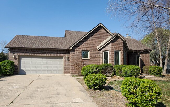 Building Photo - Single Family home in Spring valley estate...