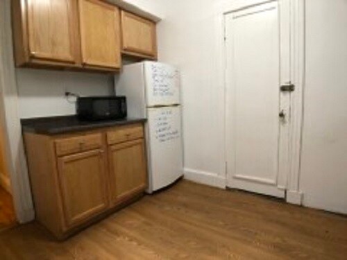 Primary Photo - 127 Sutherland Rd