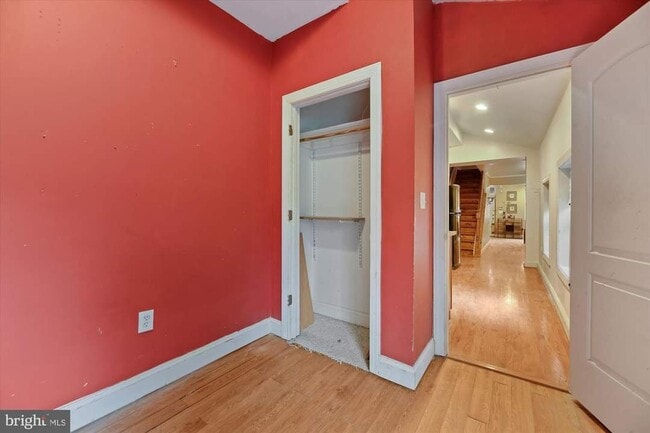 Building Photo - 1043 Hollins St