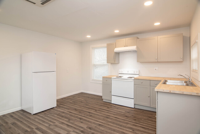 Kitchen - 608 Jefferson Ave