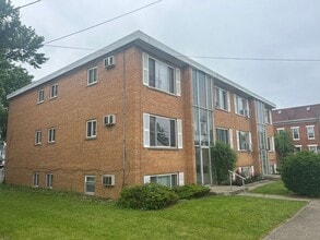 Building Photo - 325 Pike St