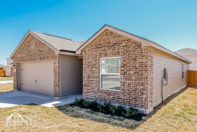 Foto del edificio - 305 Silvercrest Ln