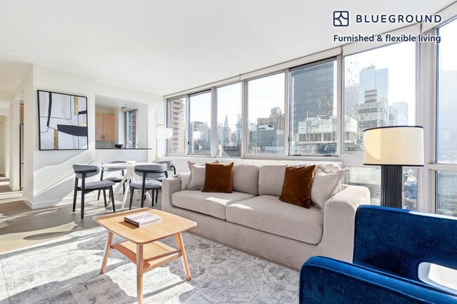 Building Photo - 561 10th Ave