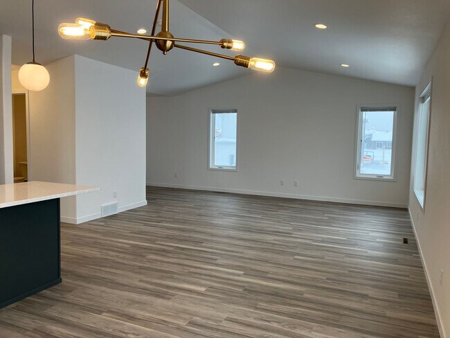 Building Photo - New 3 Bedroom/2 Bathroom House