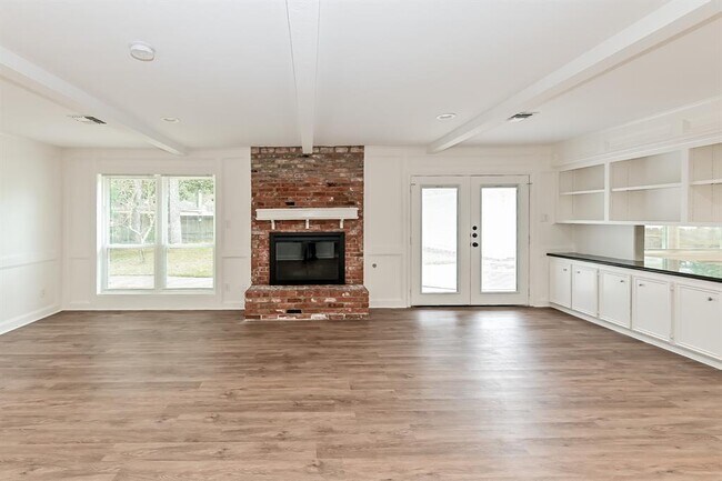 Building Photo - 5519 Grosvenor Square