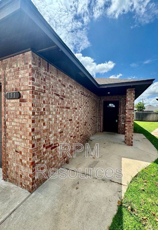 Building Photo - 151 Bison Ct Way