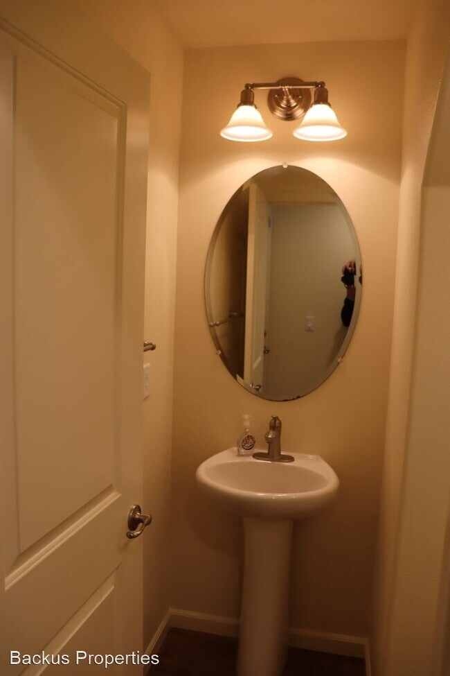 Building Photo - 2 br, 2.5 bath House - 12785 Rogge Village...