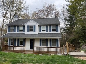 Building Photo - 11 Wainwright Ave