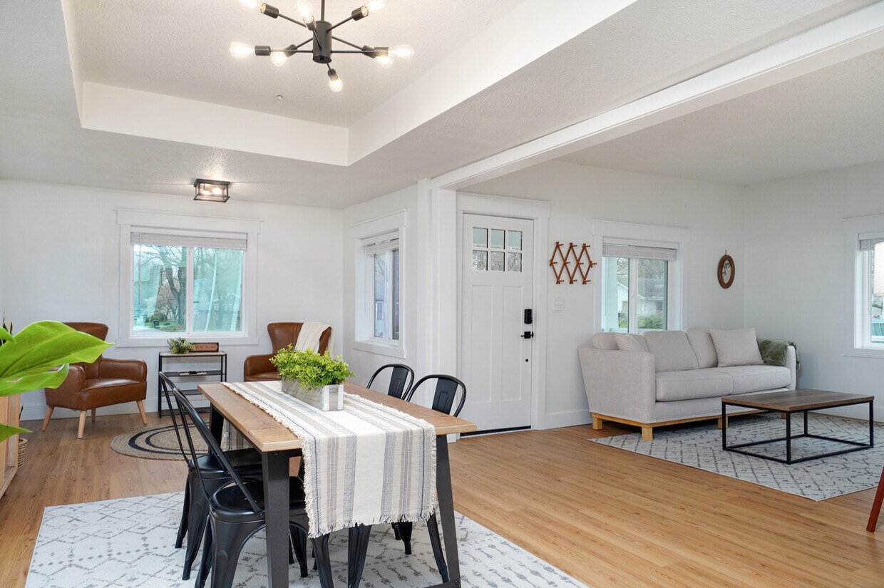 Primary Photo - 1711 E Lombard St
