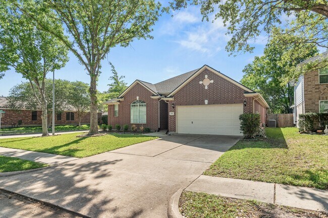 Building Photo - 1703 Fossil Park Dr