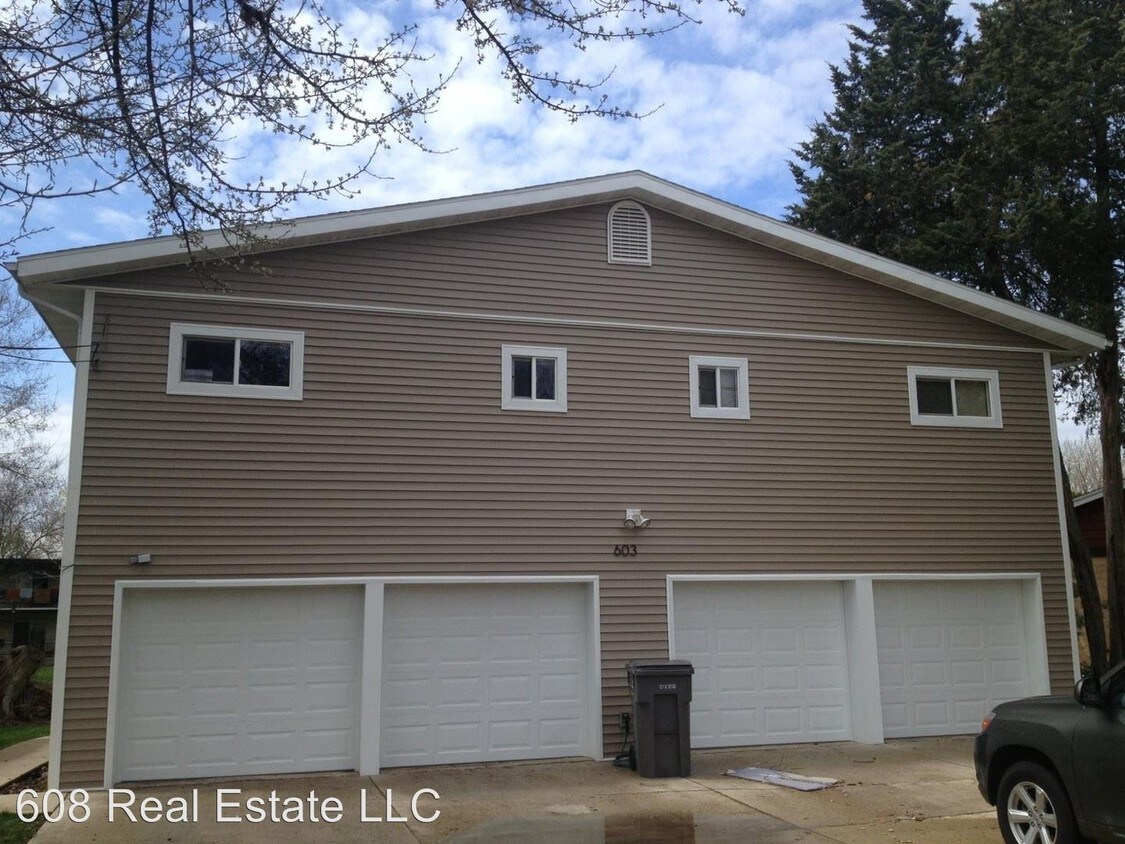 Foto principal - 603 Falcon Cir